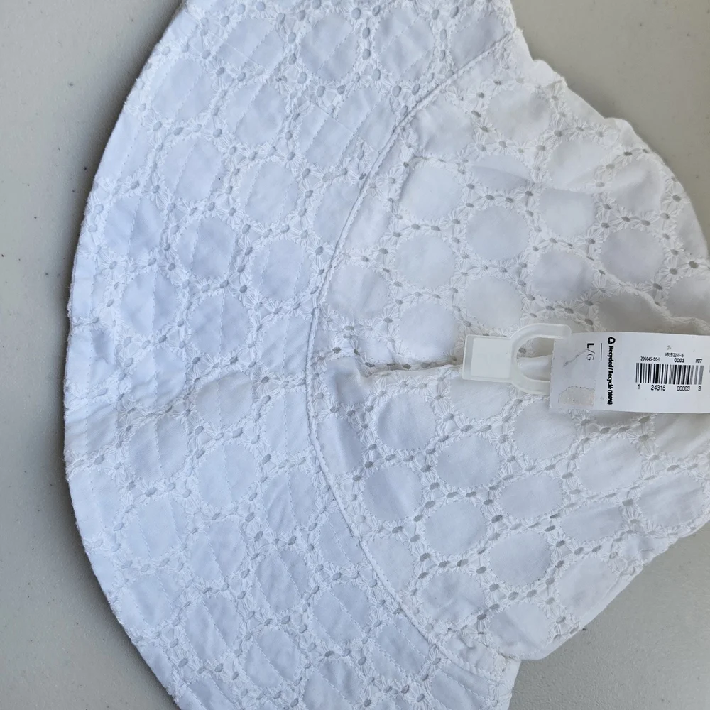 Old Navy White Eyelet Kids Hat - Picture 7 of 8